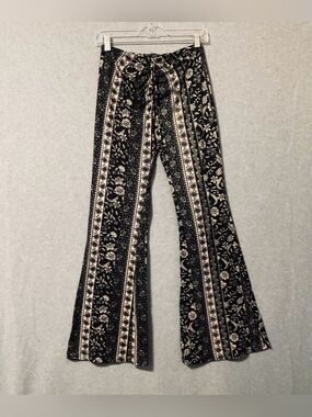 Vibe Sport wear Black and Cream Floral Striped Flared Pants Sz M